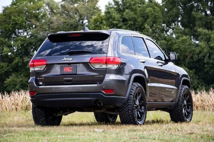 Rough Country 2.5" Lift Kit - Jeep Grand Cherokee (2016-2022) / Dodge Durango (2016-2026)