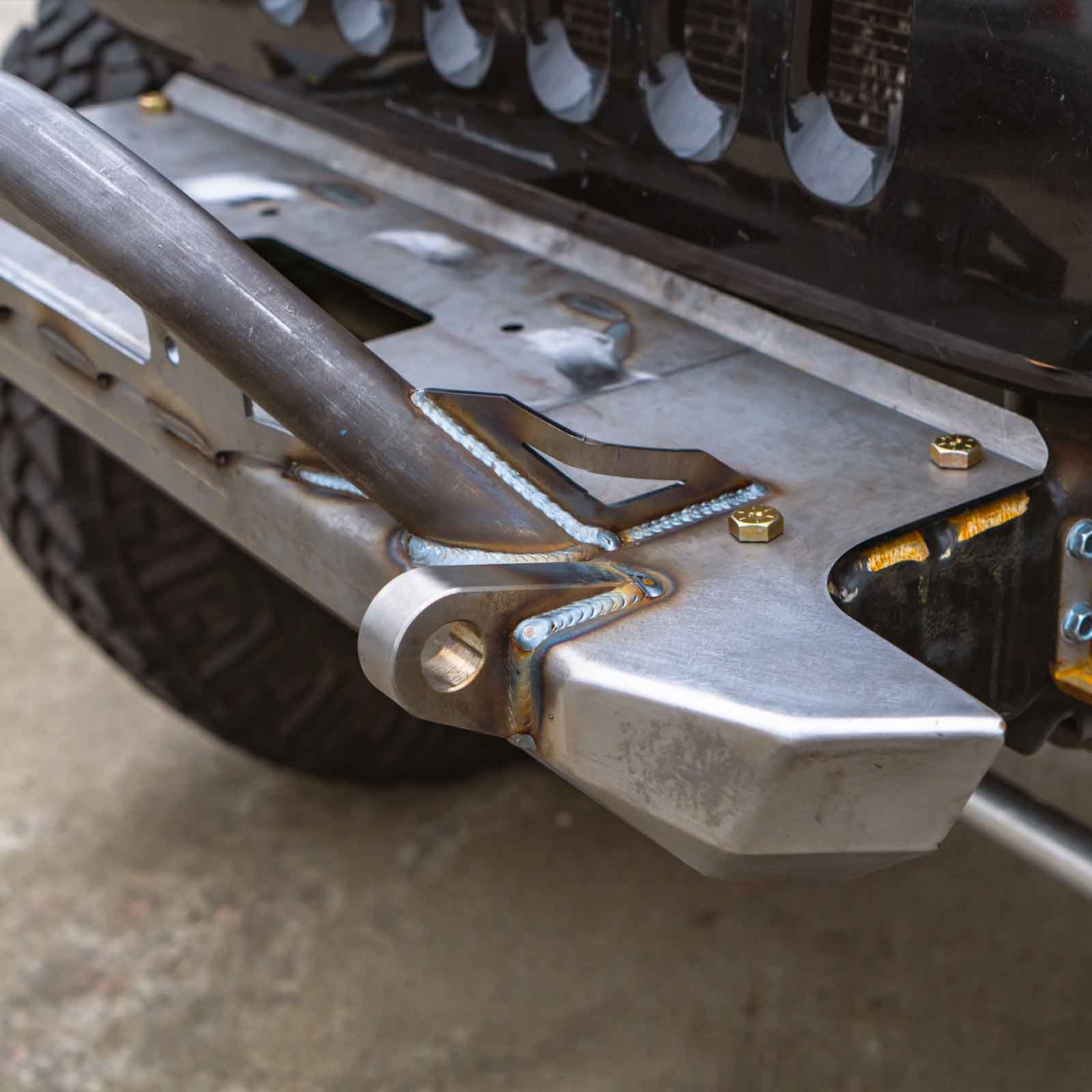 Frame Chop Front Bumper with Stinger for Jeep JK